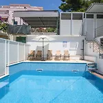 A1-apt W Shared Pool & Balcony Next To The Appartamento *