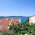 A1-apt W Shared Pool & Balcony Next To The * Traù