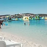 Appartamento A1-apt W Shared Pool & Balcony Next To The