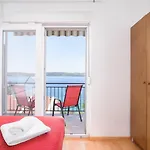 A1-apt W Shared Pool & Balcony Next To The Appartamento *