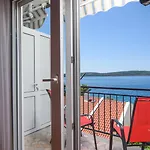 A1-apt W Shared Pool & Balcony Next To The * Traù
