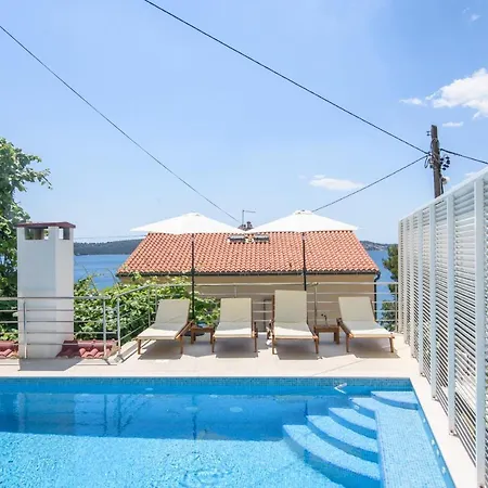 A1-apt W Shared Pool & Balcony Next To The Apartmán