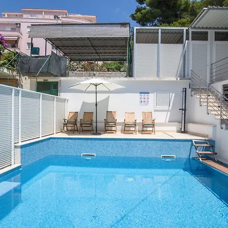 A1-apt W Shared Pool & Balcony Next To The Apartmán *