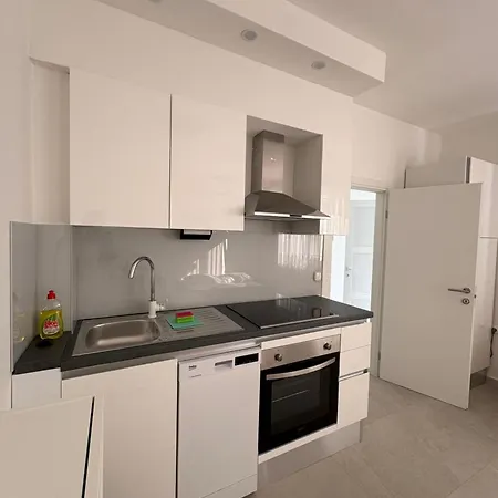 A1-apt W Shared Pool & Balcony Next To The Trogir