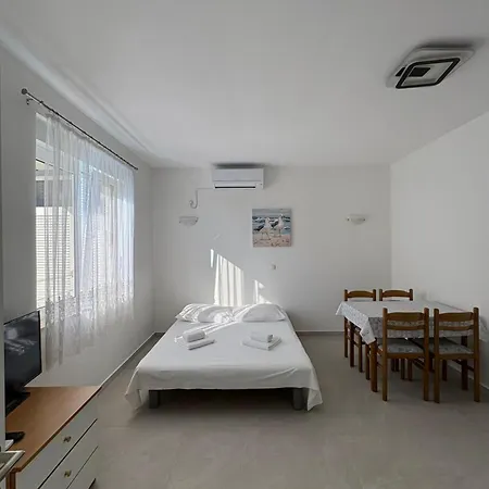 A1-apt W Shared Pool & Balcony Next To The * تروغير