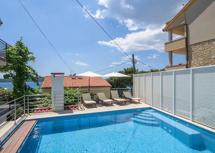 Апартаменты A1-apt W Shared Pool & Balcony Next To The Трогир